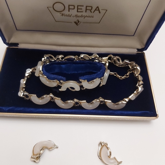Opera World Masterpiece Collection Jewelry Set - Picture 3 of 7